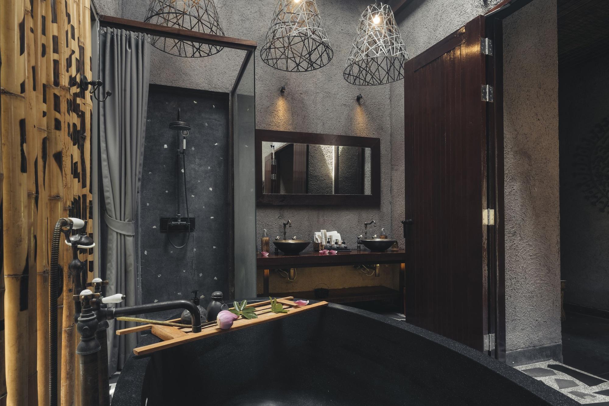 Hotel Keemala Kamala Beach Exterior foto Bathroom